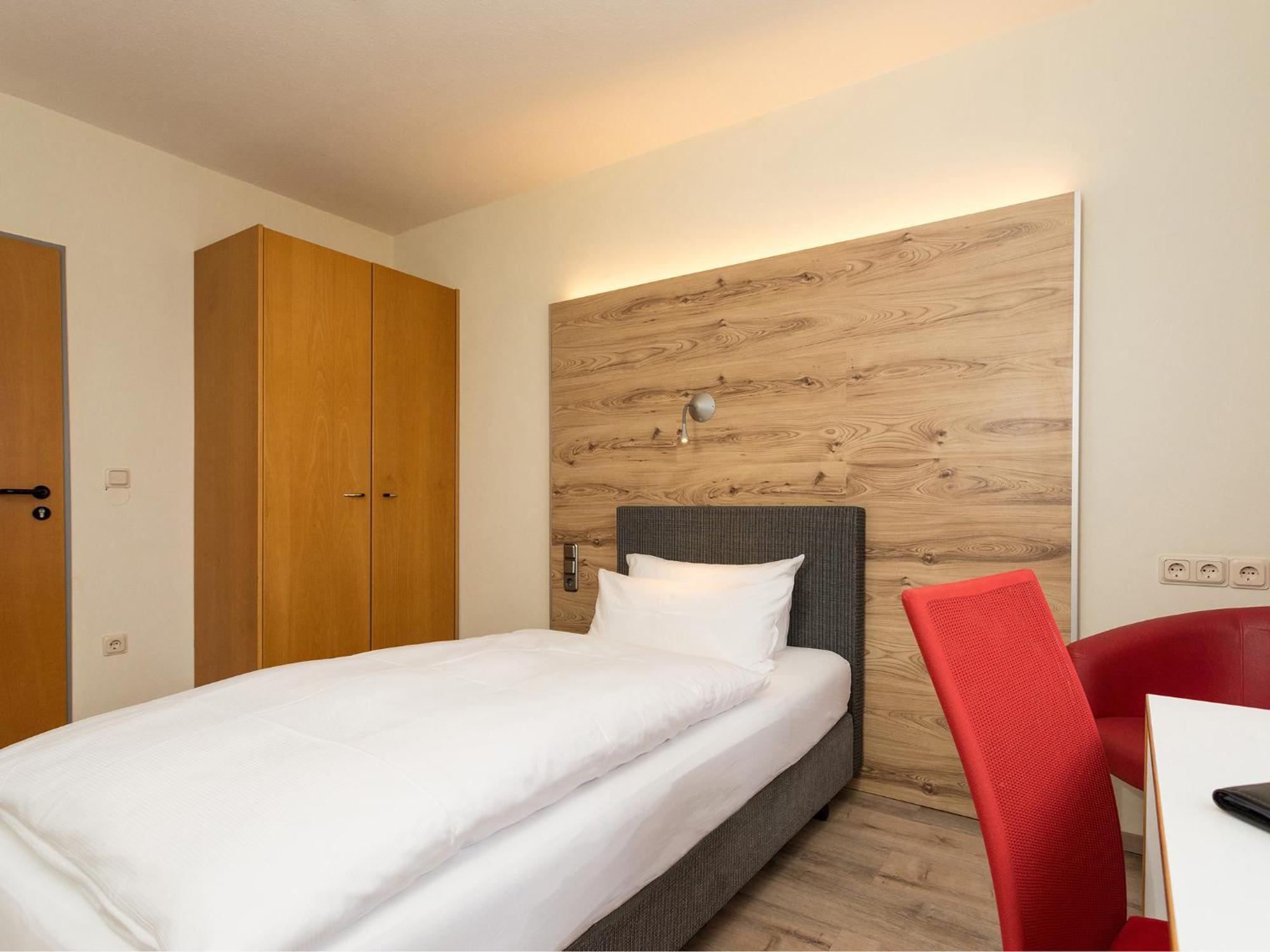 Hotel Hansen Bergisch Gladbach Buitenkant foto